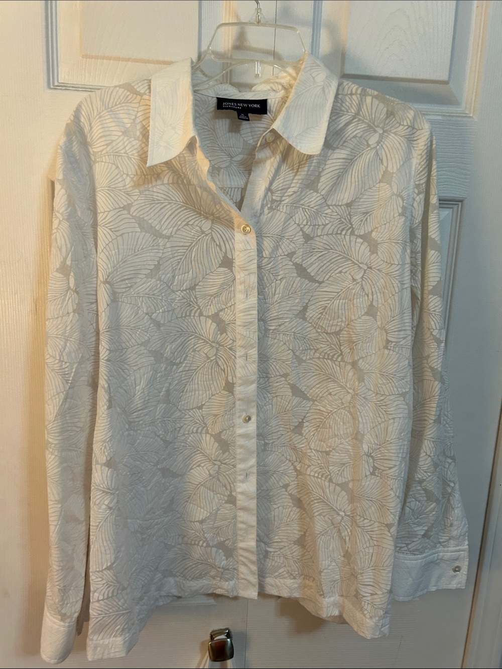 Jones New York White Floral-Leaf Button Down Shirt